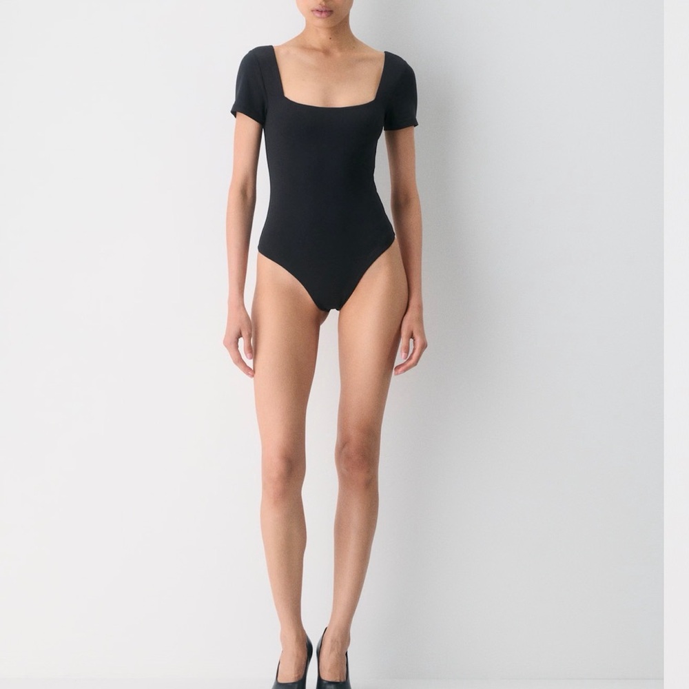 Aritzia Babaton Classic Black Bodysuit